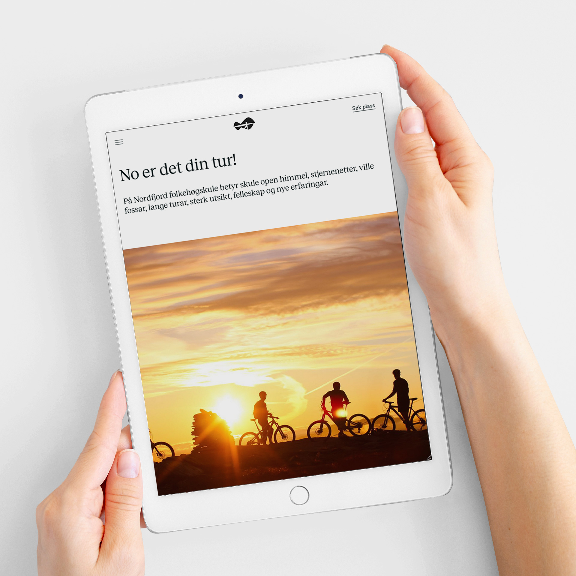 Illustrasjonsbilde om viser nettsien til Norfjord Folkehøgskule på nettbrett